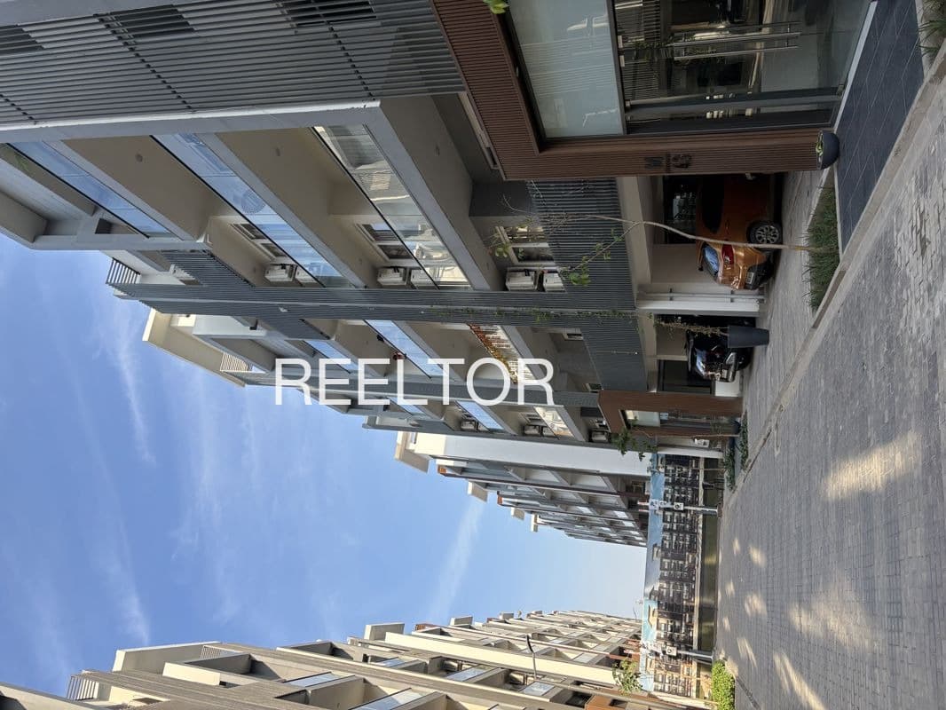 2 Bhk For Sale In Noida City Centre