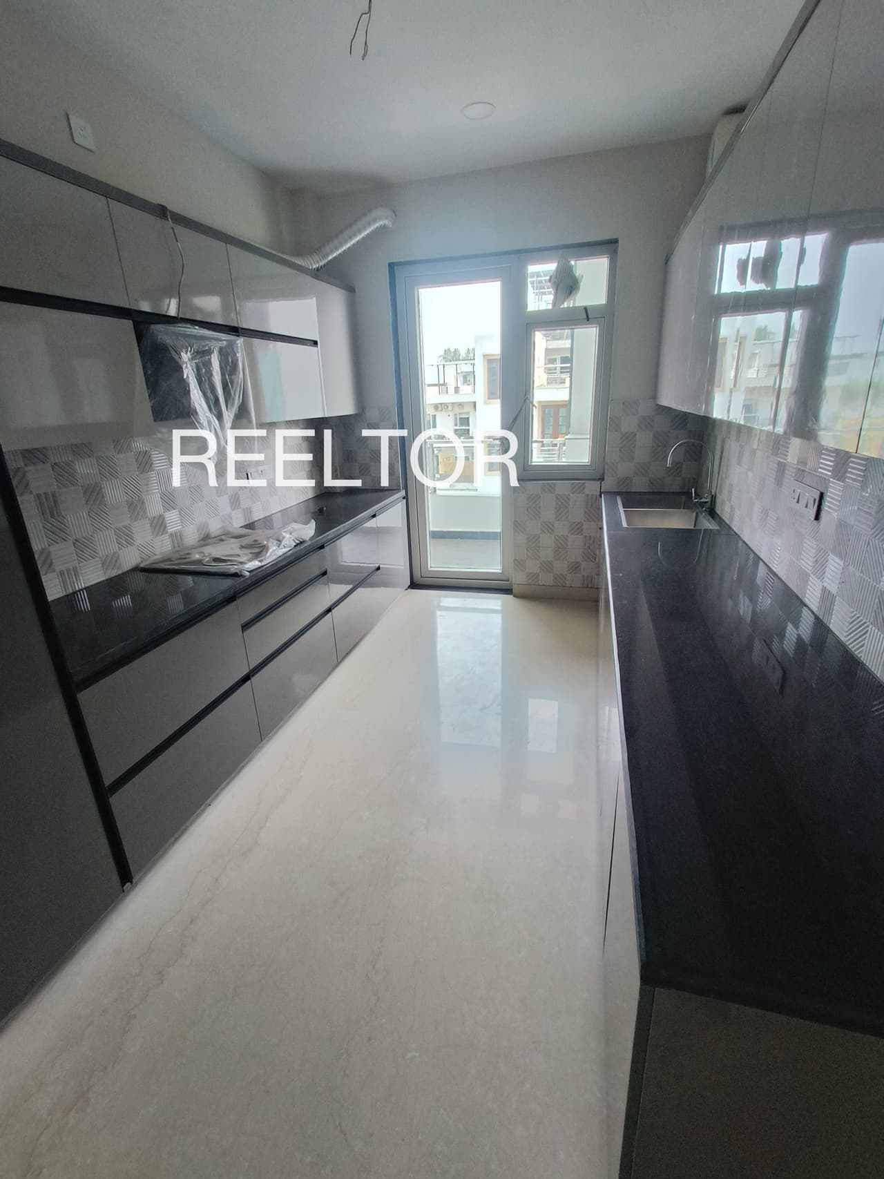 2 Bhk For Rent In Amrapali Princely Estate