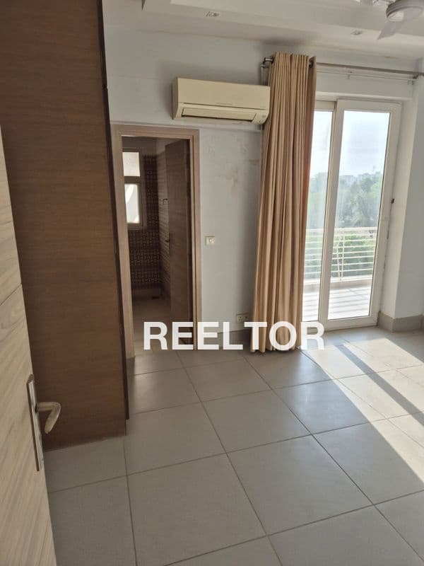 Flat For Rent In Majlis Park Model Town