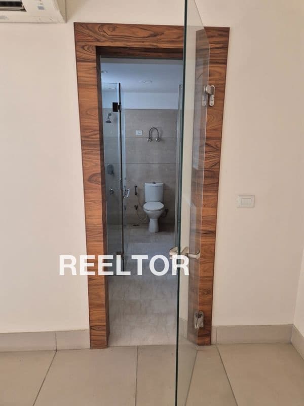 Flat For Rent In Masihgarh Kalkaji