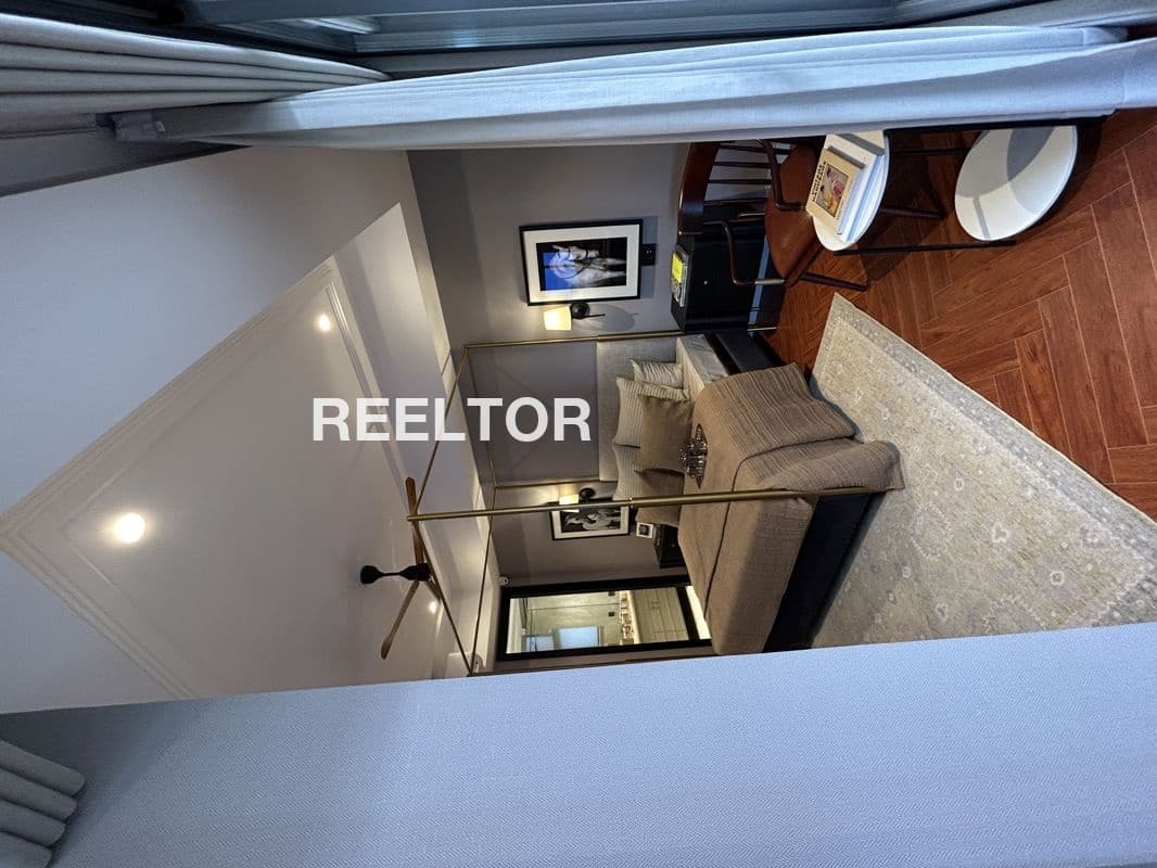 Flat For Rent In Sarvapriya Vihar Hauz Khas