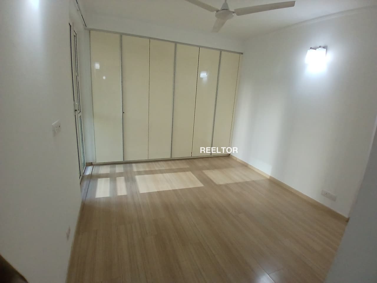 Office Space For Rent In Kanhaiya Nagar Saraswati Vihar