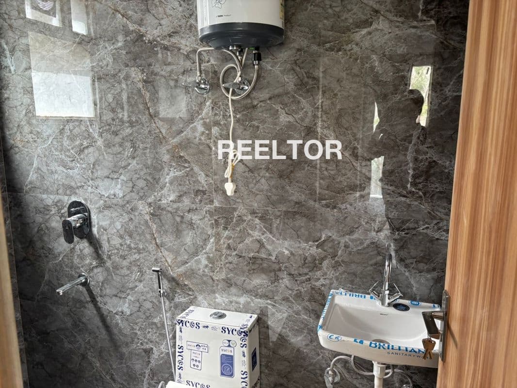 Office Space For Rent In Hansa Puri Saraswati Vihar