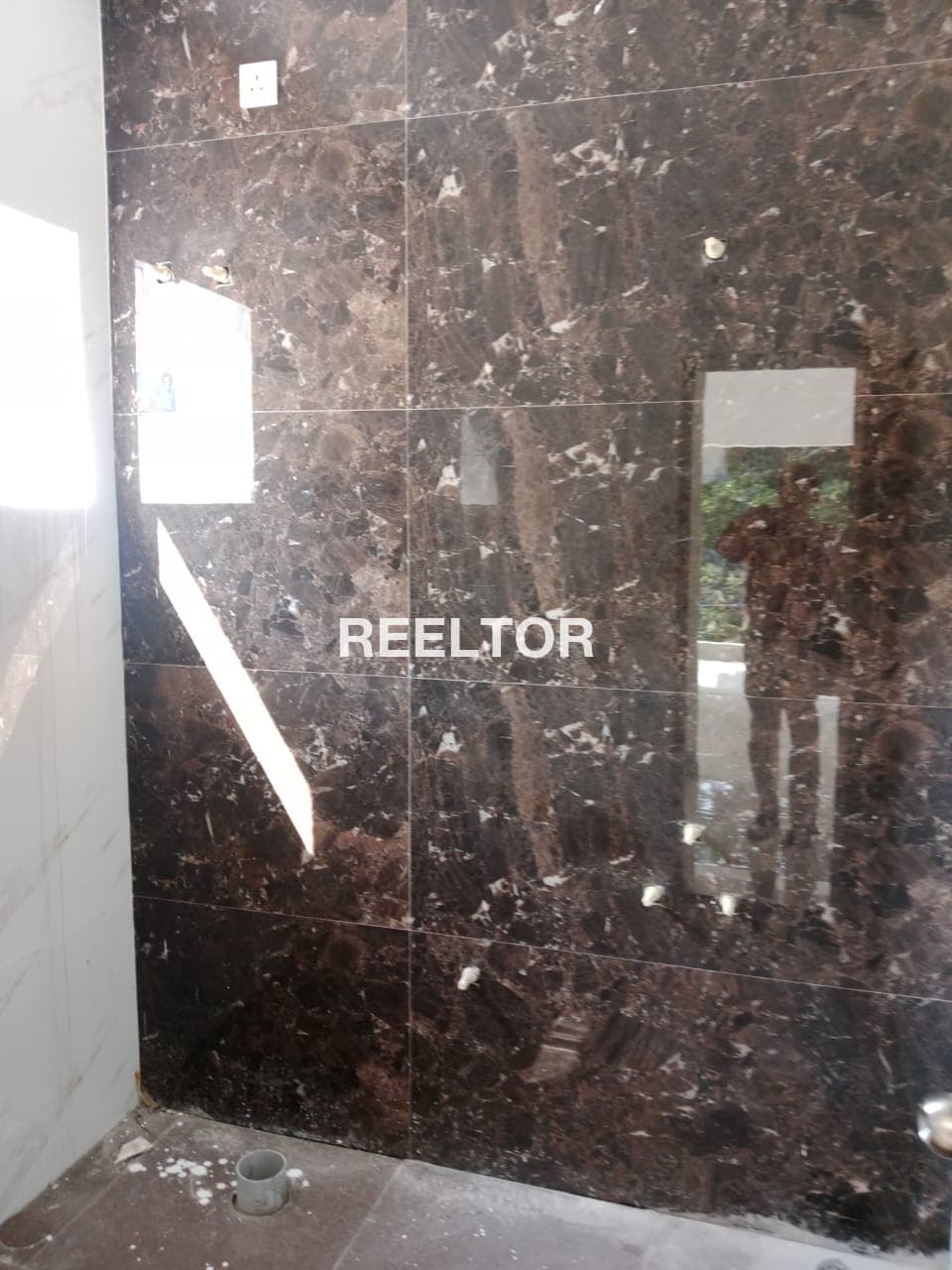 Flat For Rent In Parwa Murliganj