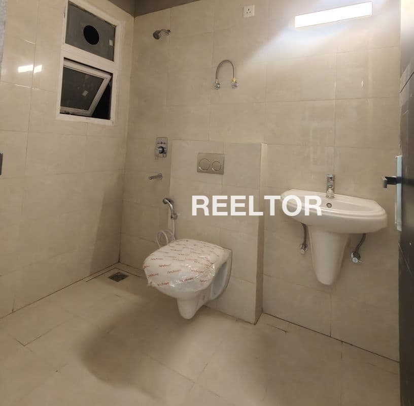Flat For Rent In Lado Sarai Saket