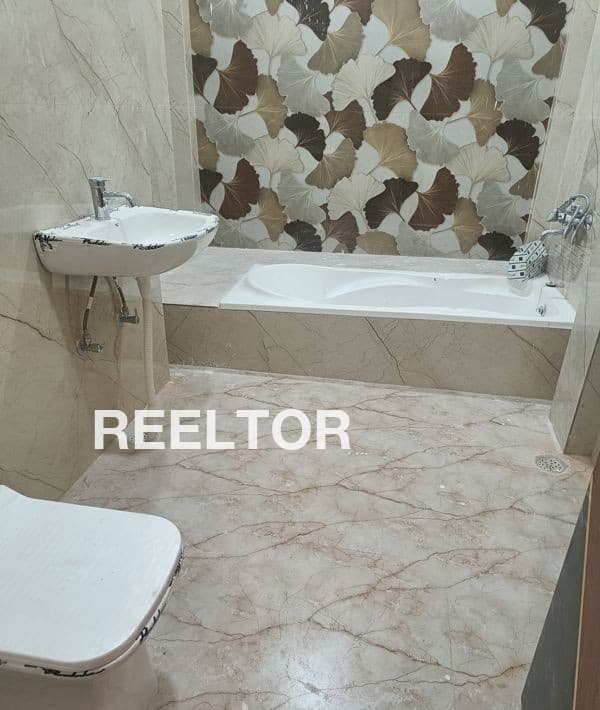 Flat For Rent In Sarup Nagar Saraswati Vihar