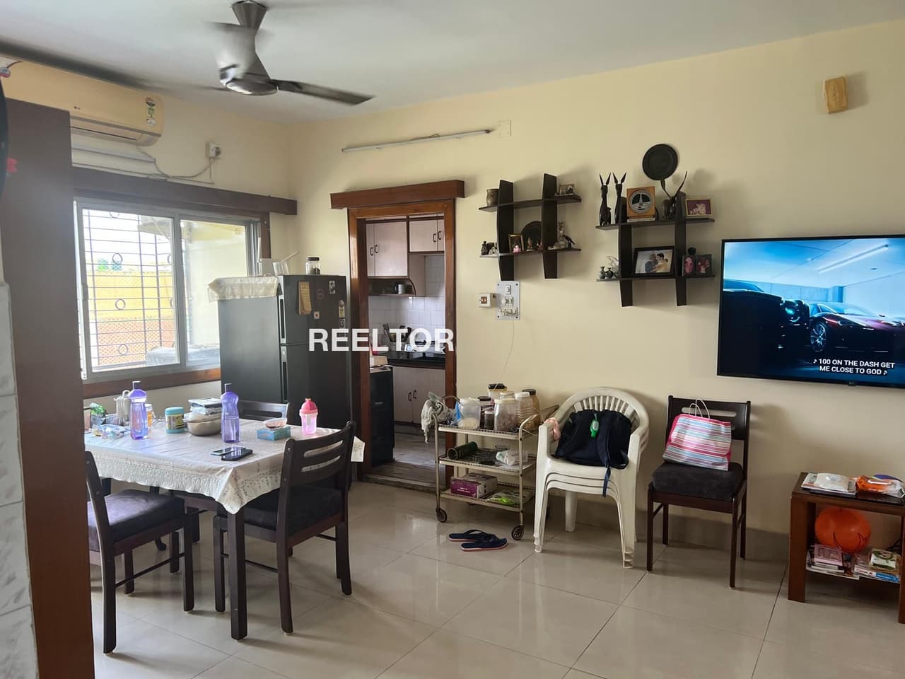 Flat For Rent In Shashi Garden Mayur Vihar