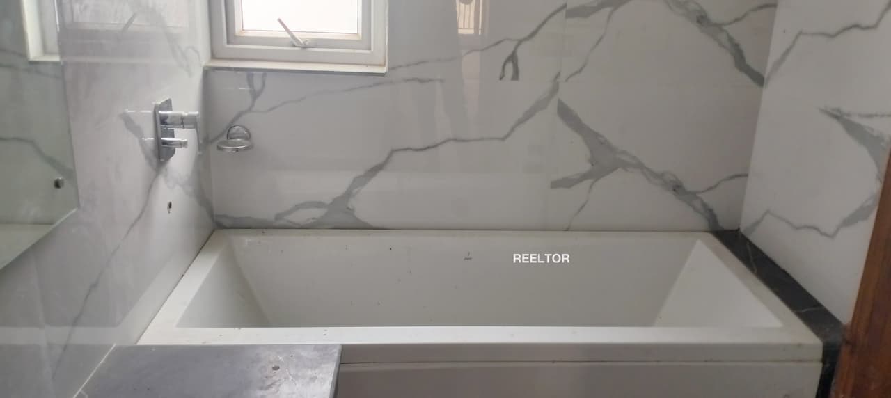 Flat For Sale In Muratan Chachyot