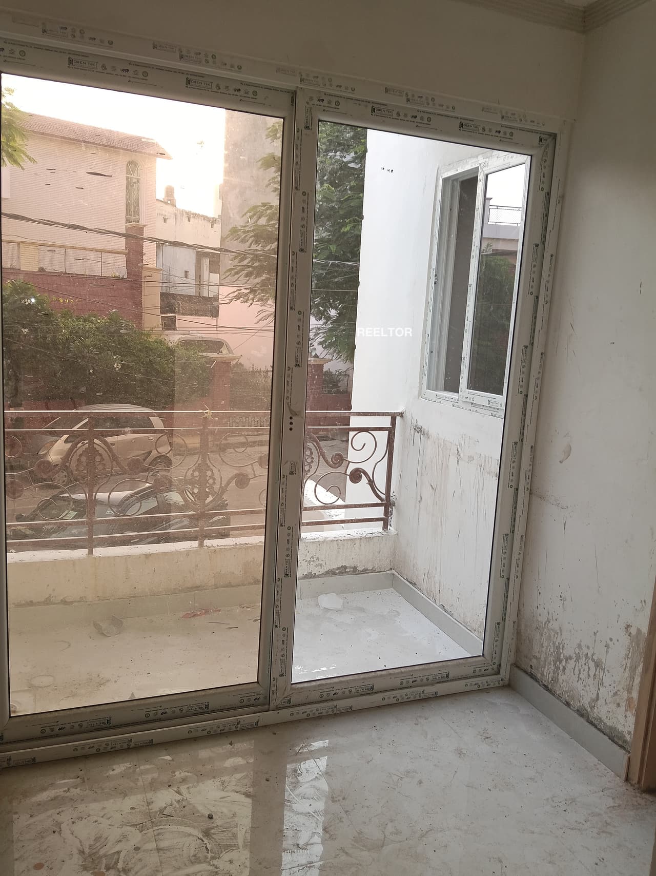 Flat For Rent In Kharak Saket