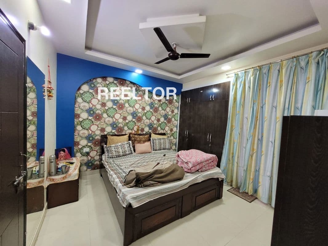 Flat For Rent In Lajpat Nagar Iv Defence Colony