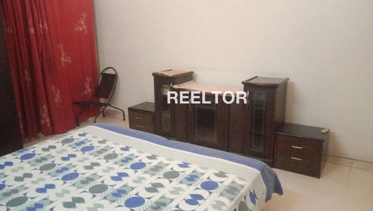 Flat For Rent In Rampuri Kalkaji