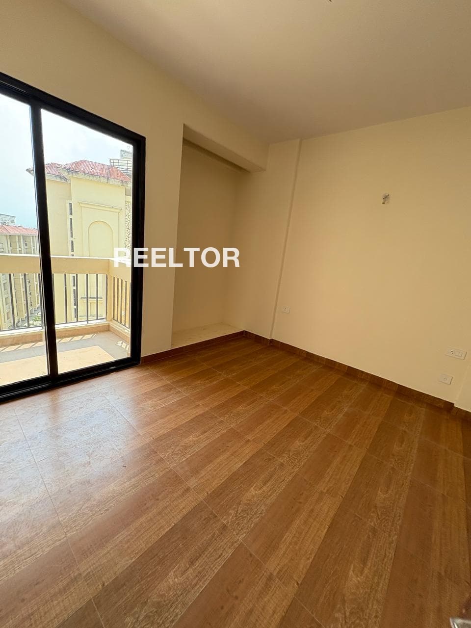 Find 4 Bhk In The Royal Residency For Rent Karnal