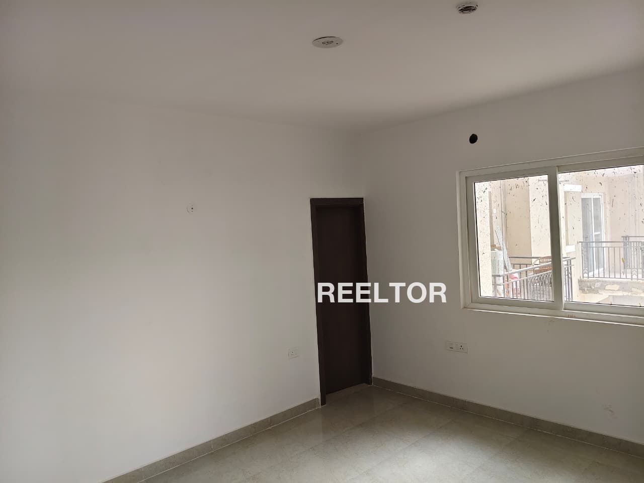 Flat For Rent In Ramakrishna Puram Vasant Vihar