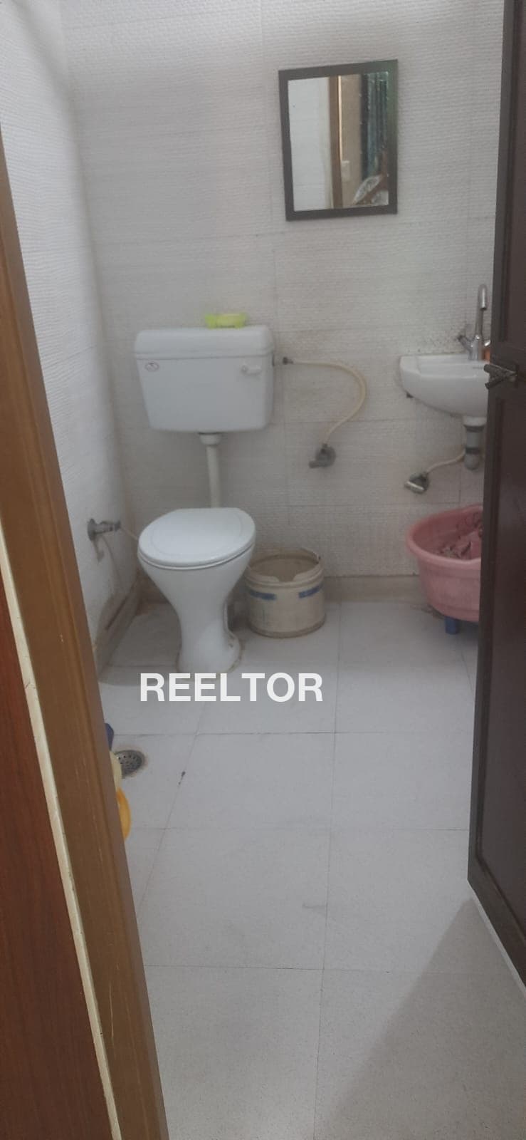 Flat For Rent In Punjabi Bagh West Saraswati Vihar