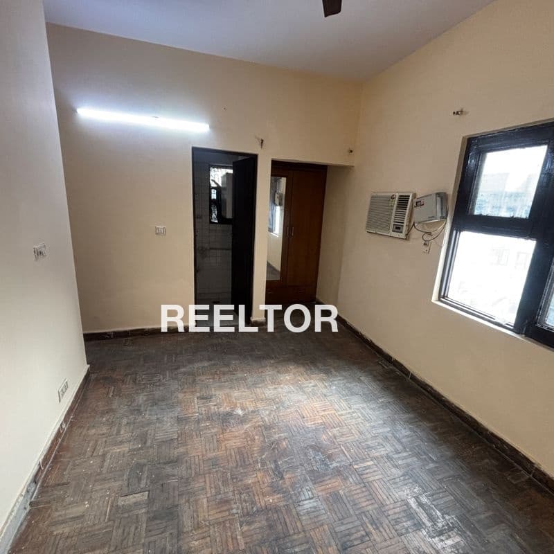 Flat For Rent In Maidan Garhi Saket