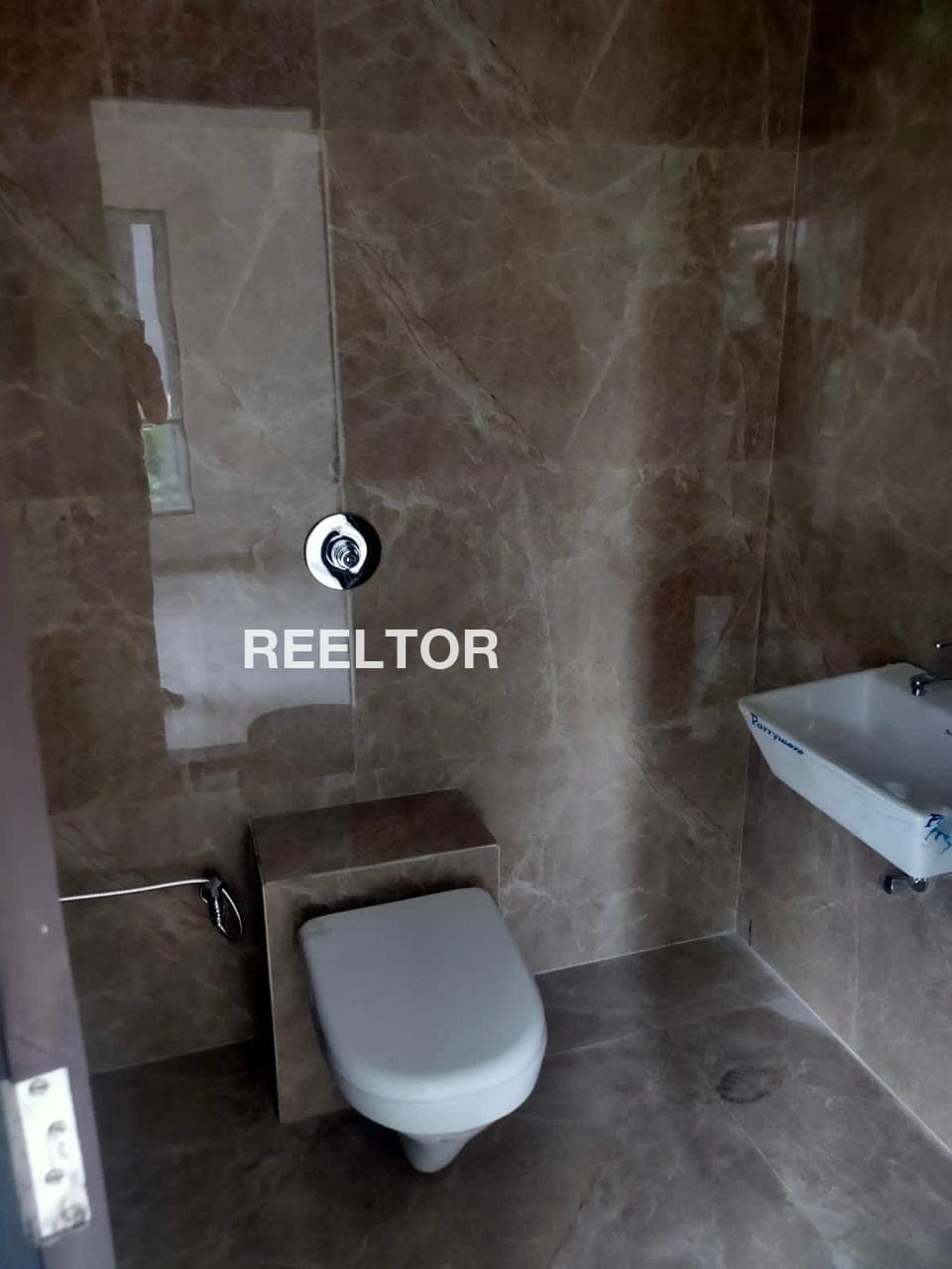 48 Meter Floor In Rohini Sector 16