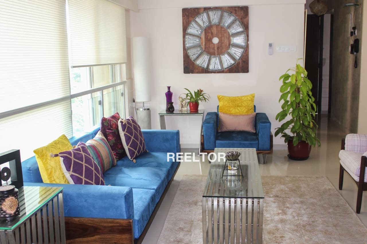 Flat For Rent In Yusuf Sarai Market Defence Colony
