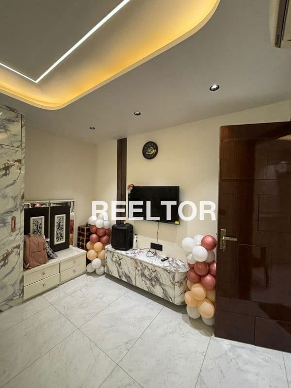 Flat For Rent In Satbari Saket