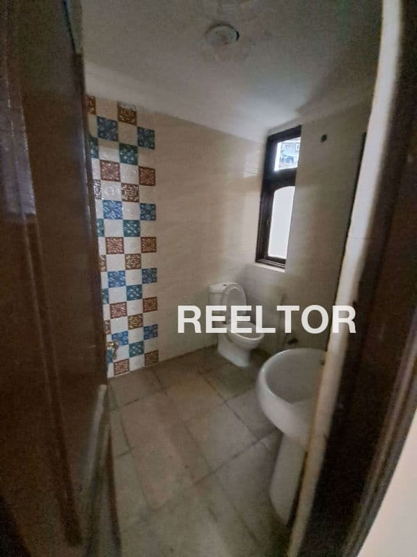 Flat For Rent In Shahdara Vivek Vihar