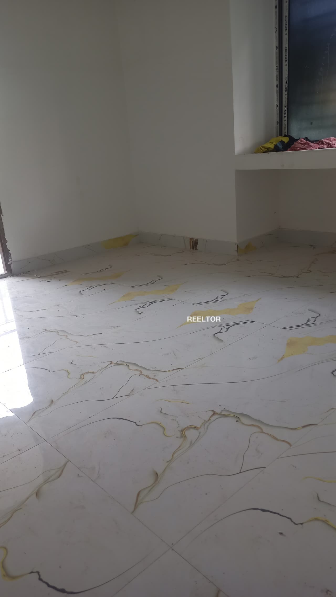 Flat For Rent In Sangam Vihar Kalkaji