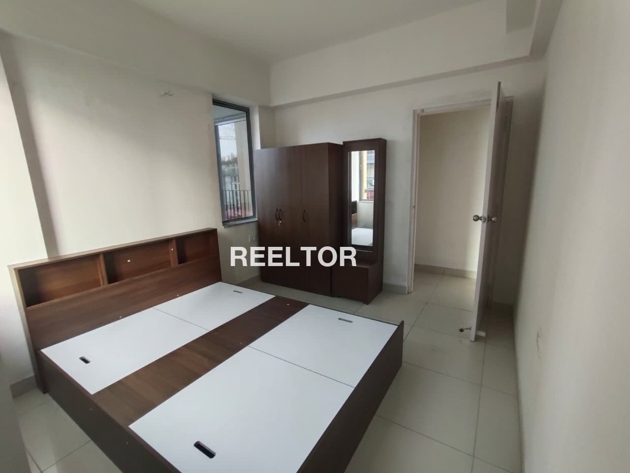 Flat For Rent In Moti Bagh Vasant Vihar