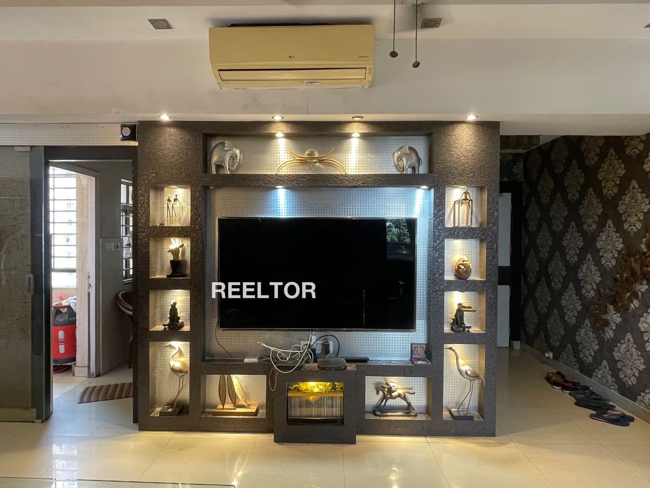 Flat For Rent In Kunni Rampur