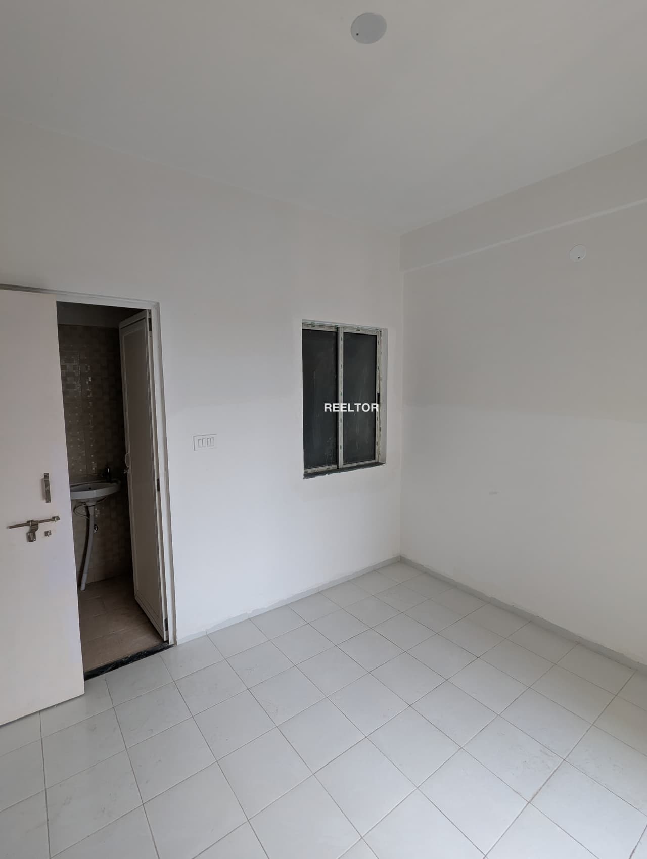 Flat For Rent In Priyadarshini Vihar