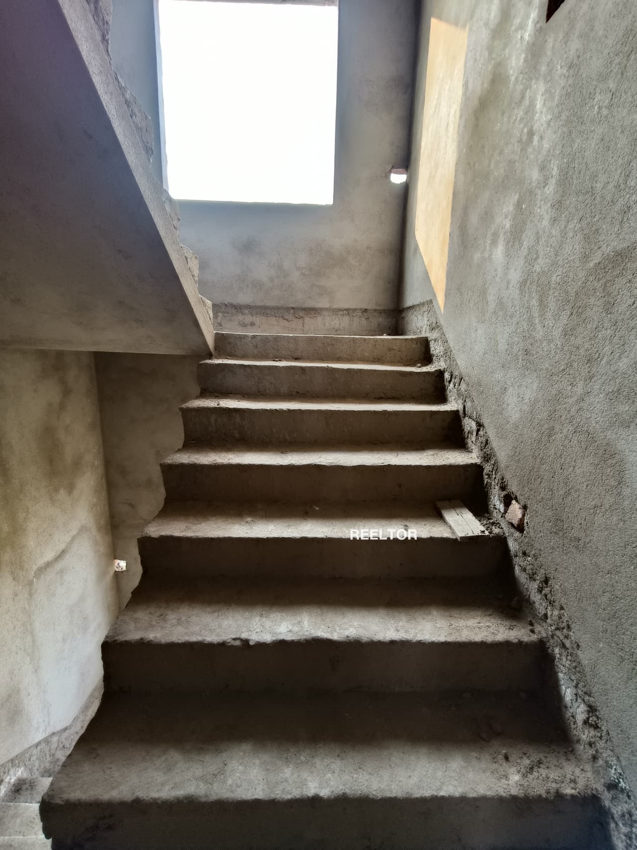 Flat For Sale In Mora Chaurah