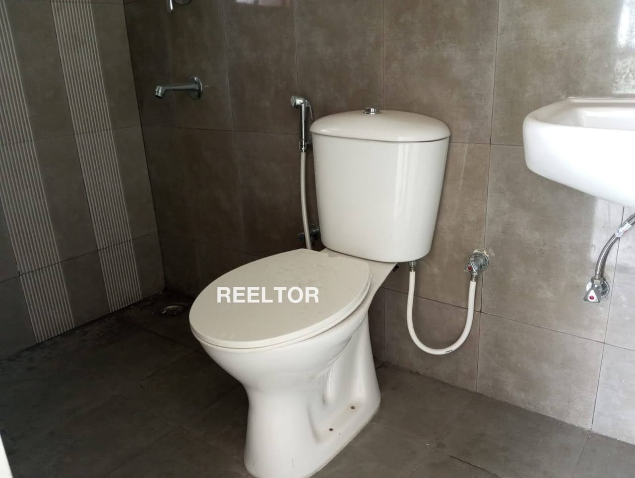 Flat For Sale In Nanta Nermand