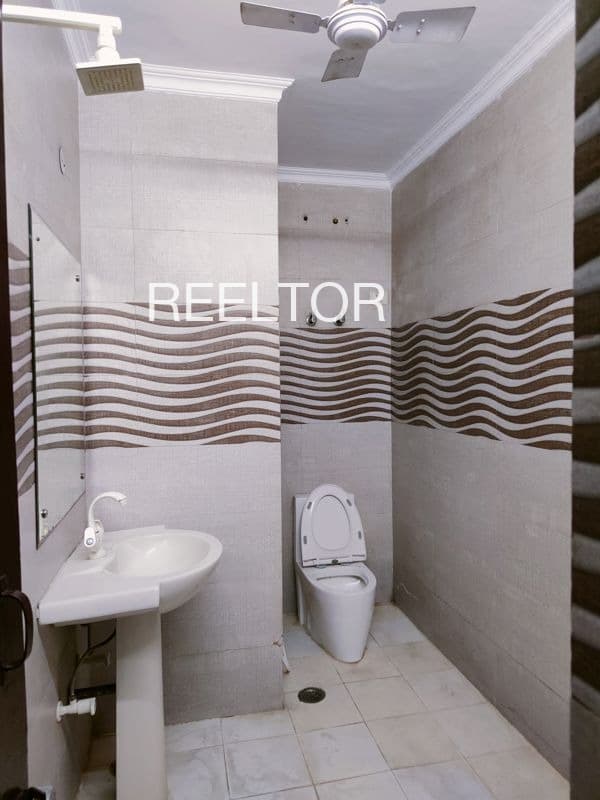 Available 2 Bhk In Patha Mandi