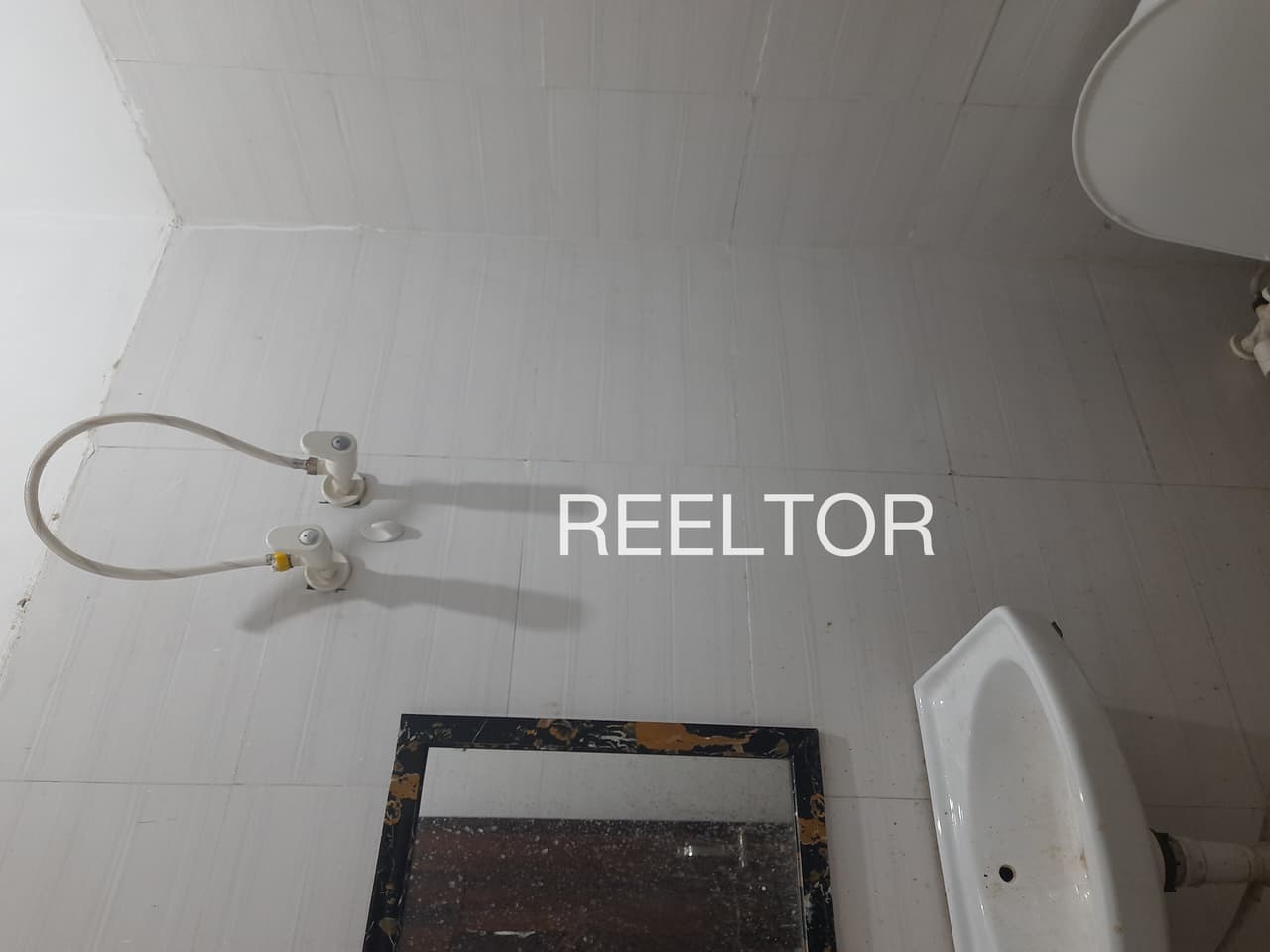 Available 2 Bhk In Dhamna Bhander