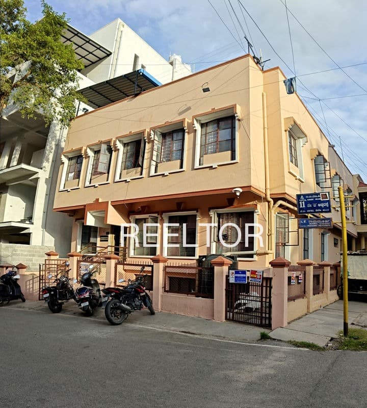 Pg Near World Trade Center Pune