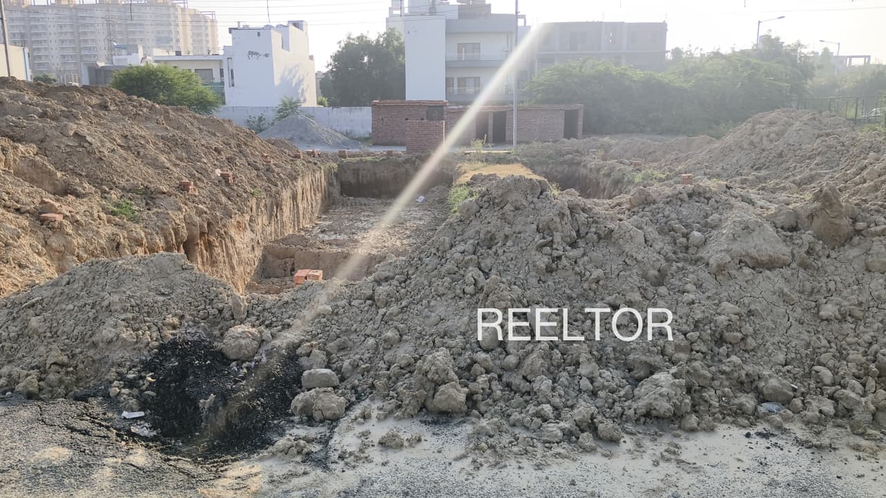 Available 3 Bhk In Gond Chamba