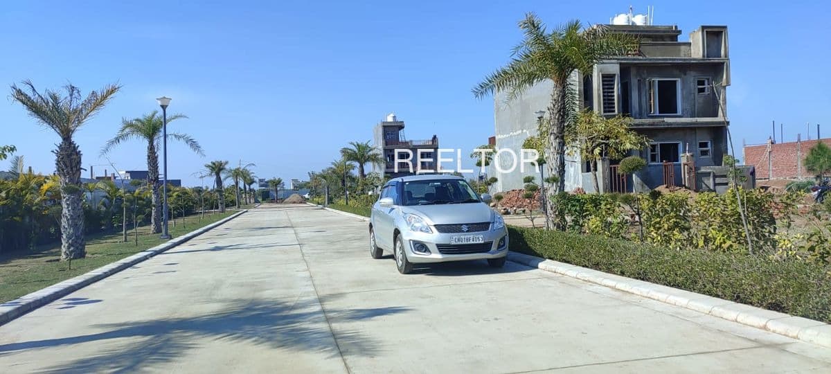 Available 4 Bhk In Kadhaiya Raisen