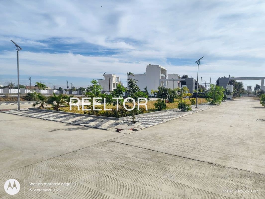 Available 2 Bhk In Chouhan Complex Nepanagar