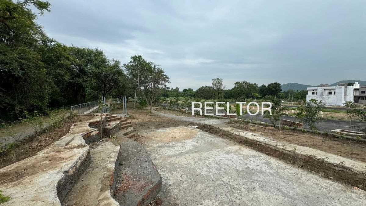 Explore 4 Bhk In Sakna For Sale Mathura