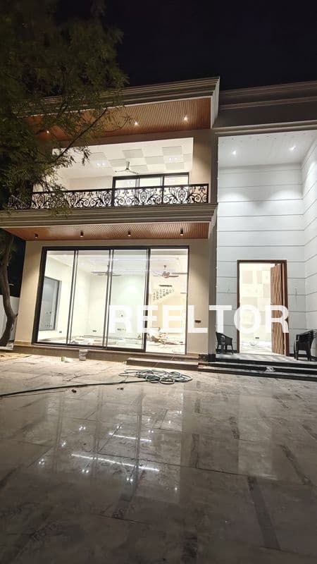 Floor In Rohini Sector 22