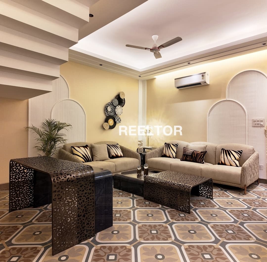 Villa For Rent In Vishwakarma Colony Kalkaji