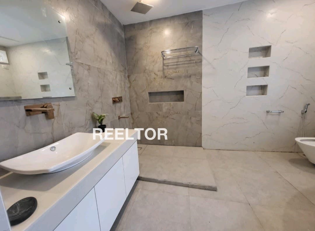 Floor In Mianwali Nagar