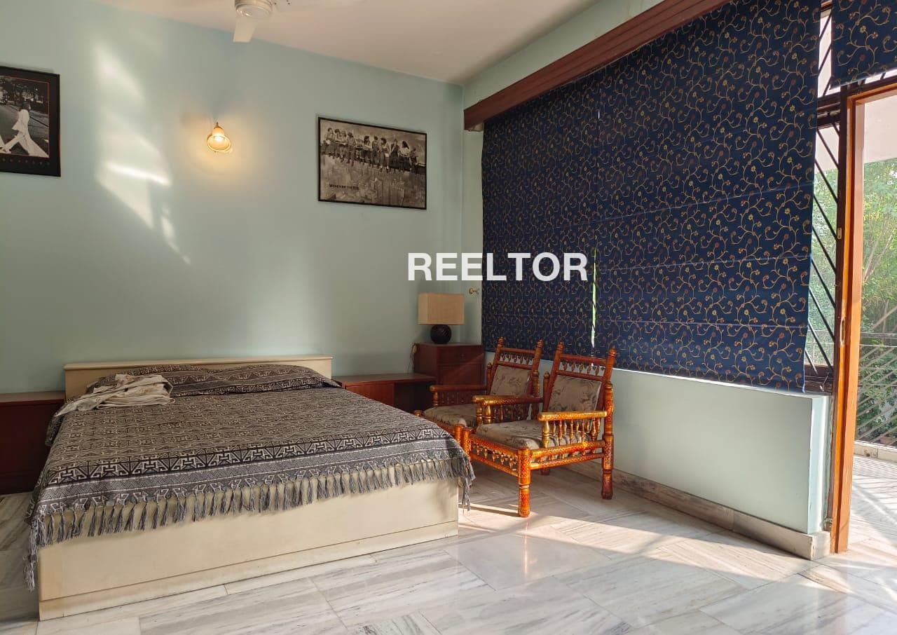 Villa For Rent In Thikariya Khurd Nawa