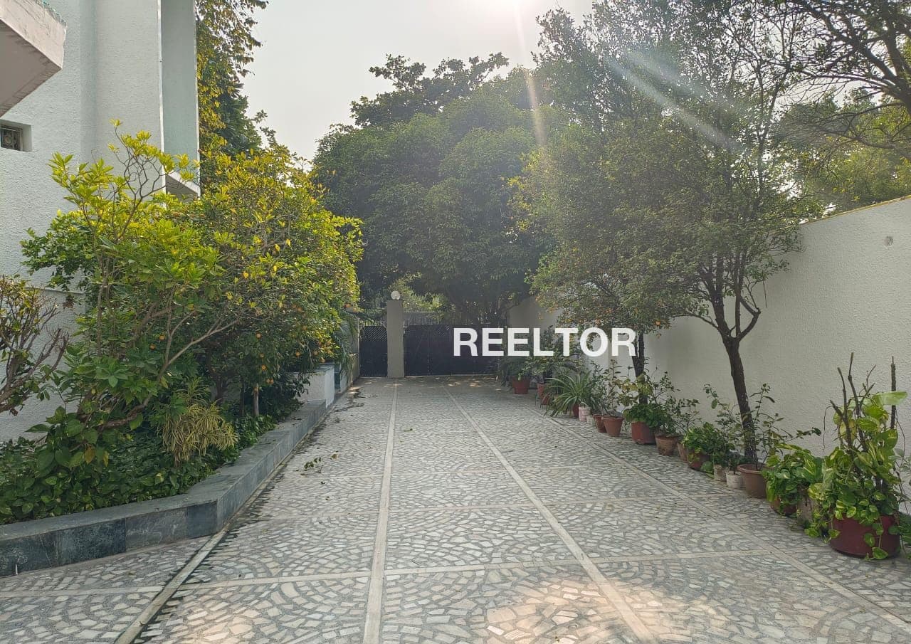 Villa For Rent In Swaroop Nagar Alipur