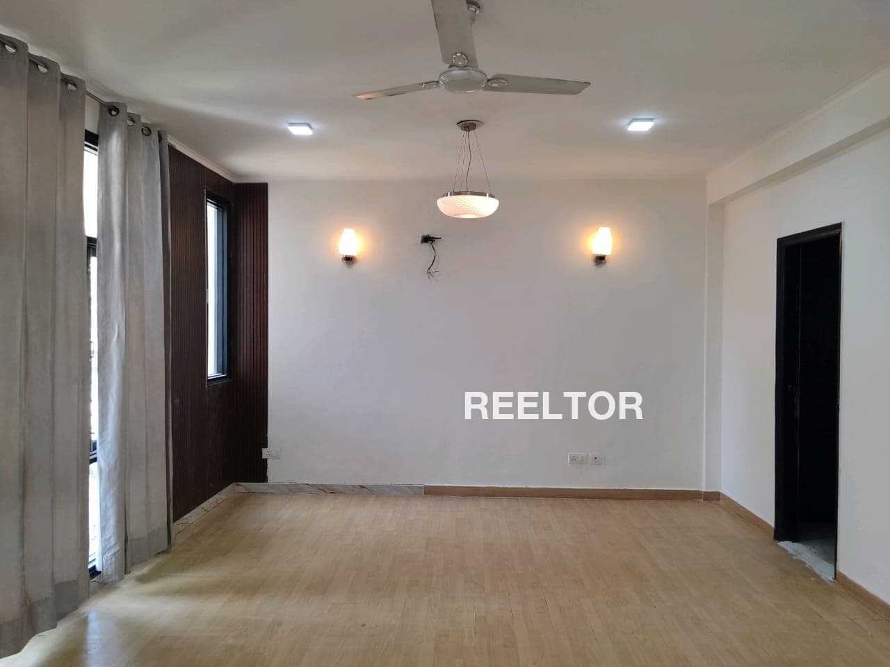 Villa For Rent In Ishwar Nagar Kalkaji