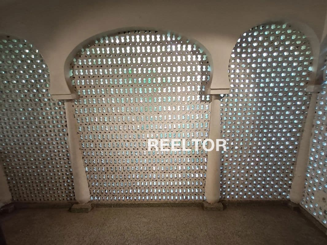 Preet Vihar Floor For Sale