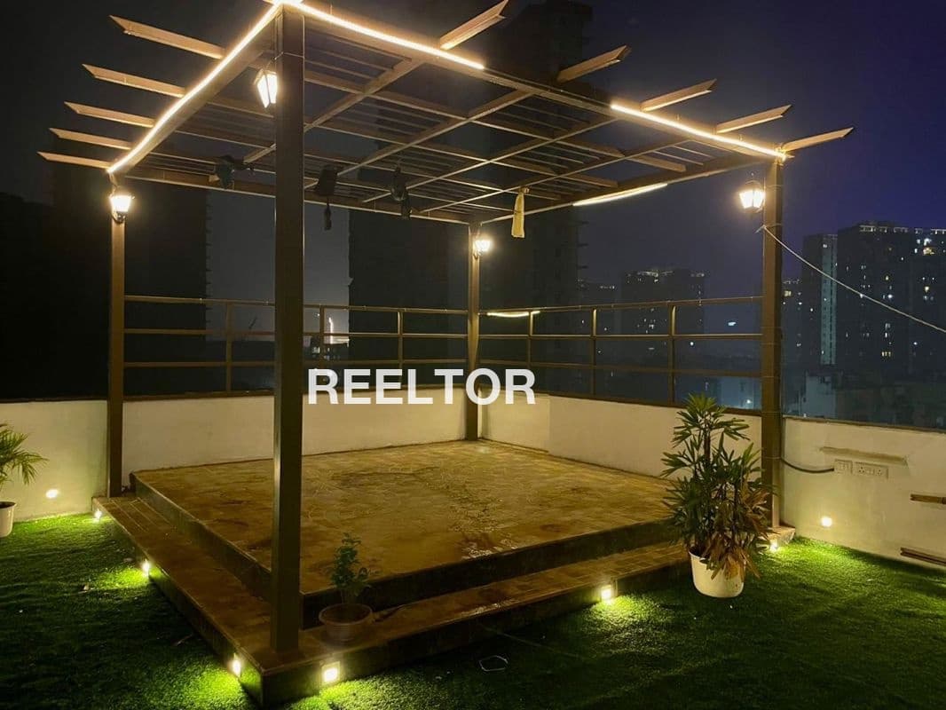 Villa For Sale In Teekri Kathumar