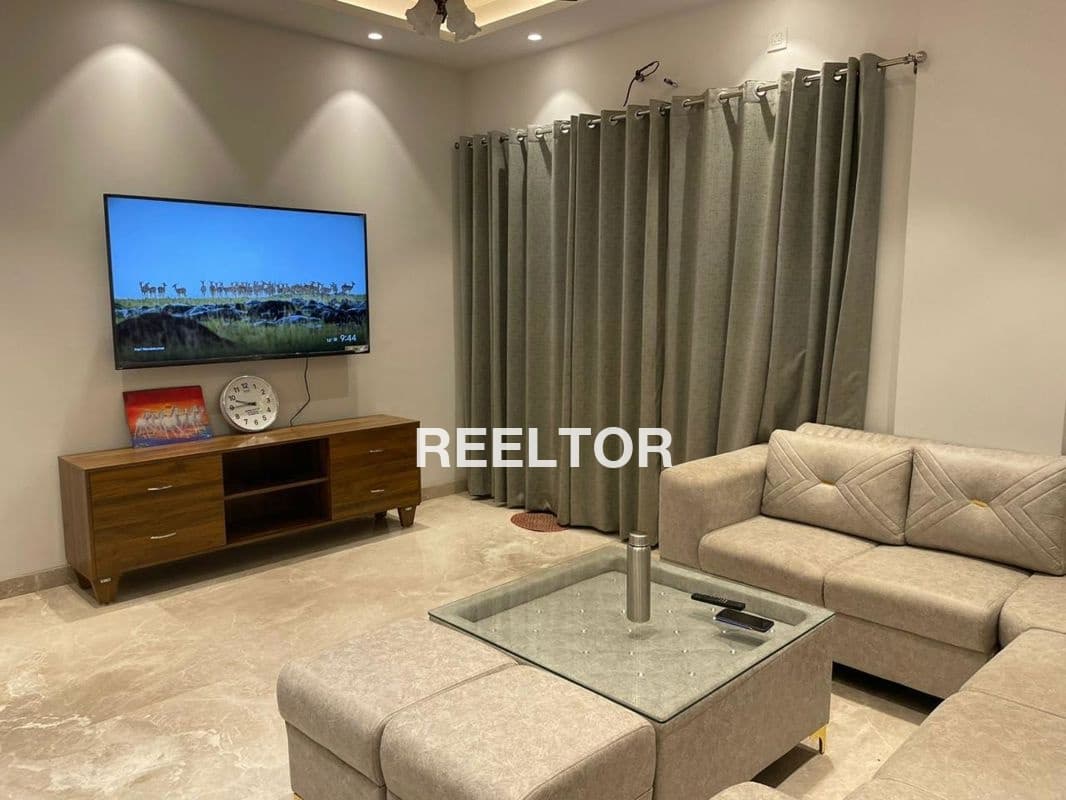 1 Rk For Rent In Karol Bagh