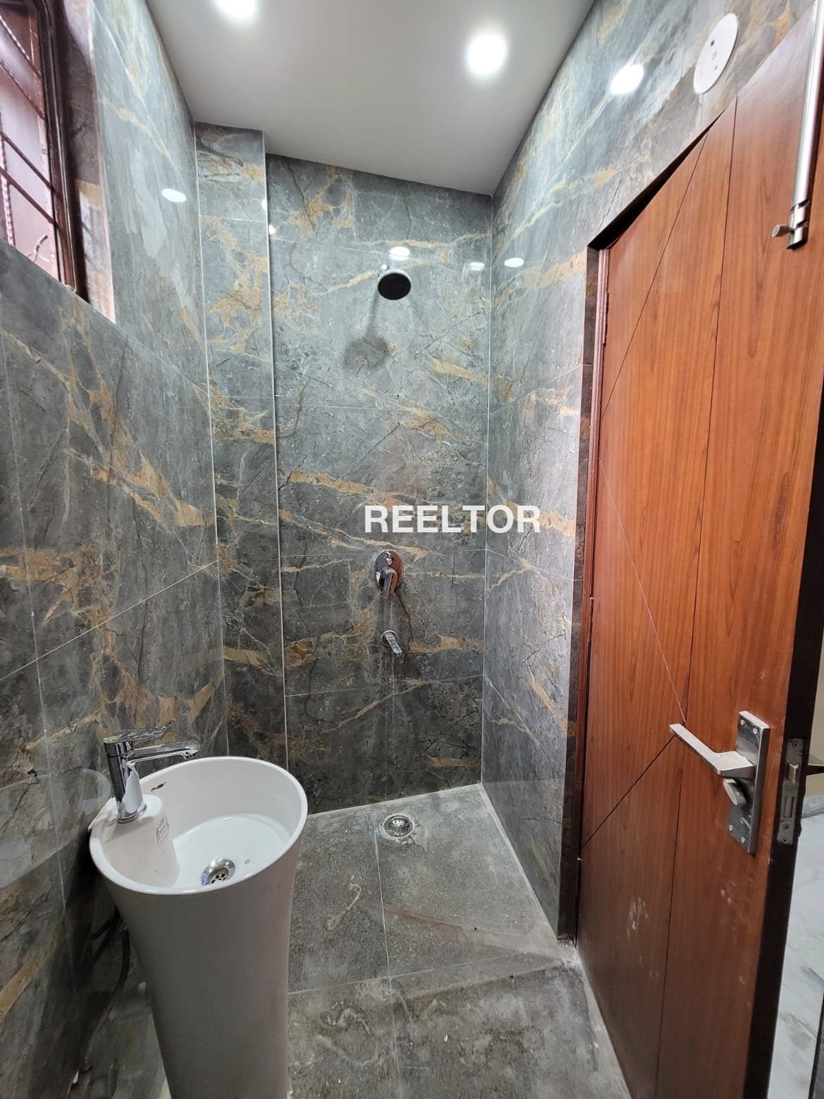 Office Space For Rent In Rangpuri Vasant Vihar