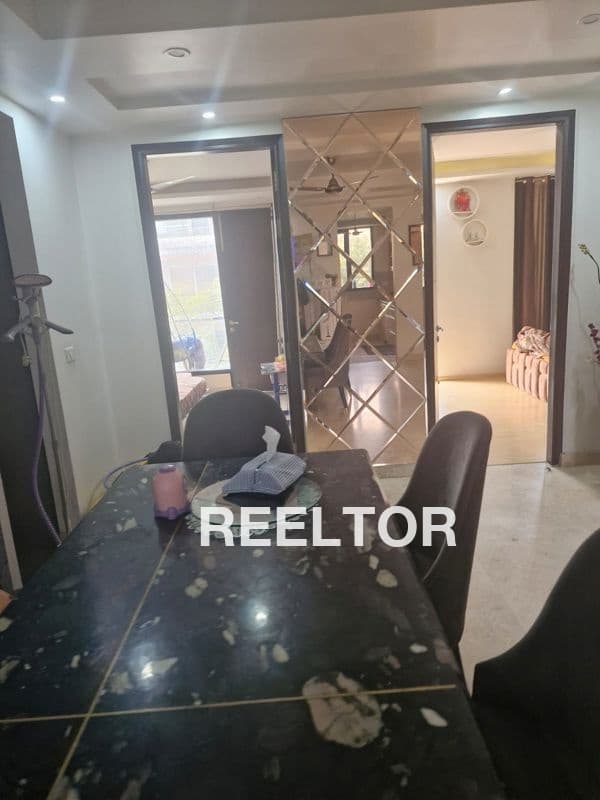 Villa For Rent In Sriniwaspuri Extension Defence Colony