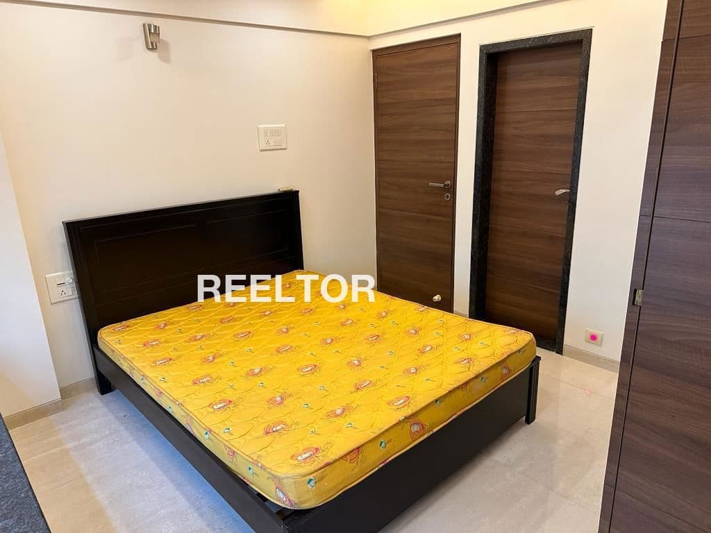 Villa For Rent In Junni Ichoda