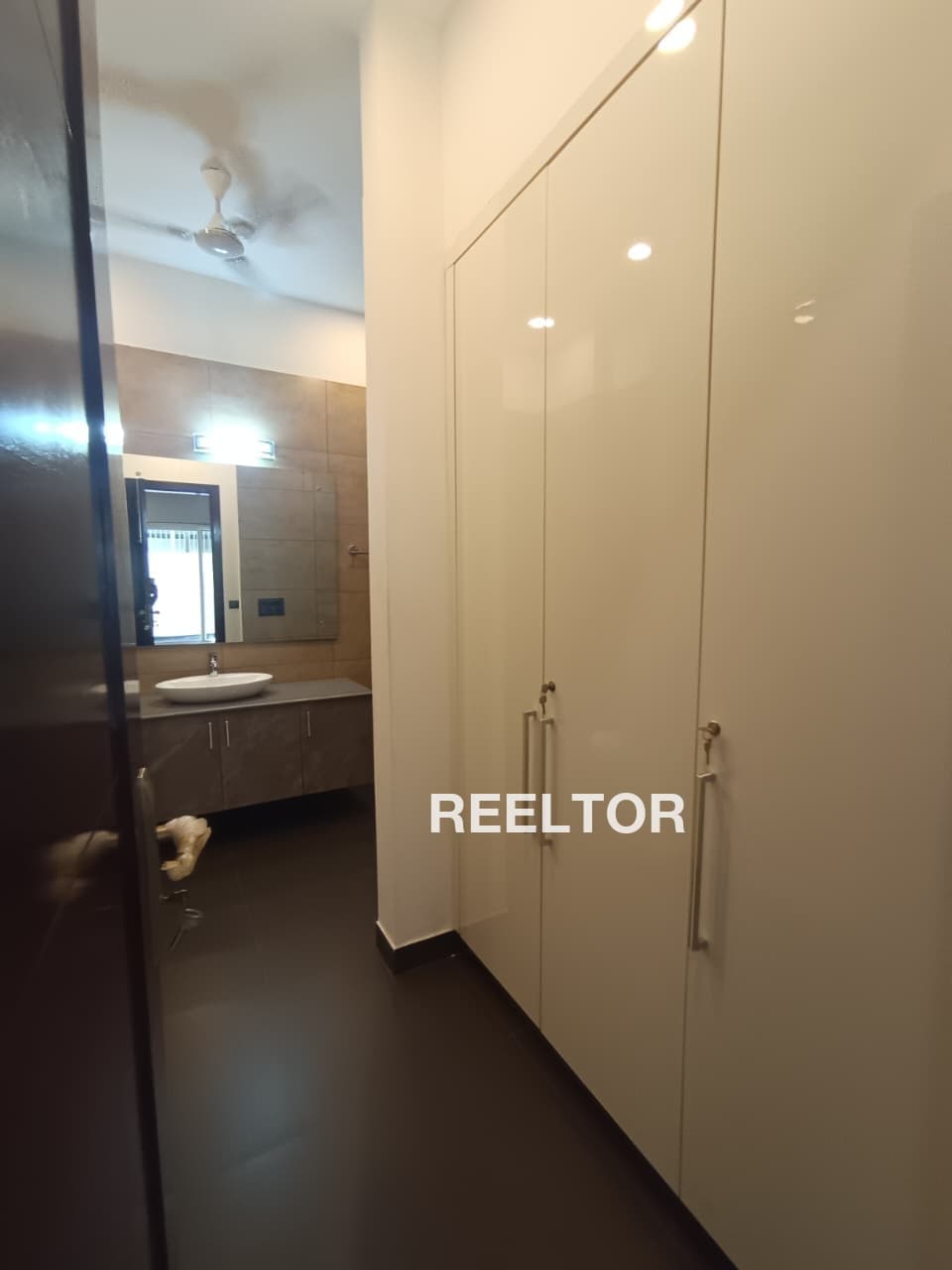 1rk Room On Rent In Mukherjee Nagar