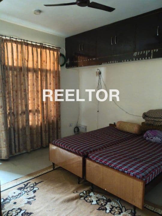 Villa For Rent In Sant Nagar Defence Colony